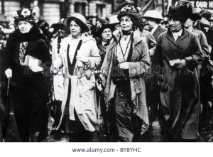 Image of leader Emmeline Pankhurst and other suffragettes 